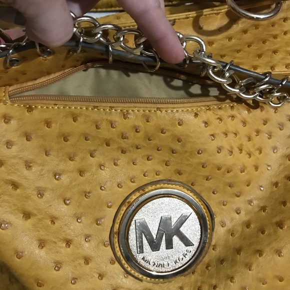 Michael Kors Purse.. - Picture 4 of 8
